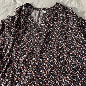 Blue floral top